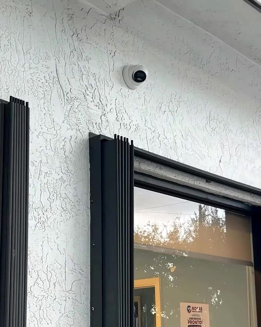Cámara domo instalada en una clínica