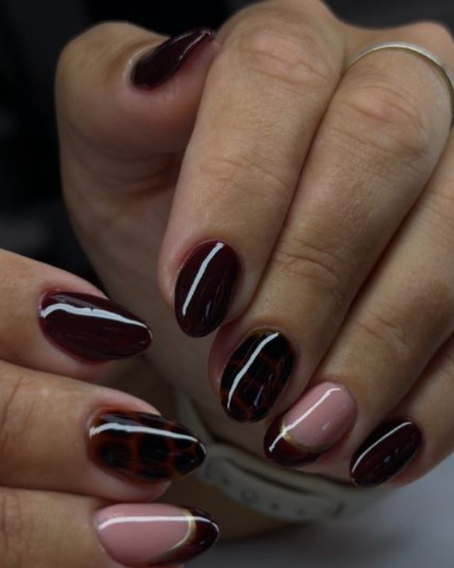 Uñas vino y carey
